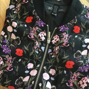 Light weight INC Macy’s brand floral jacket
